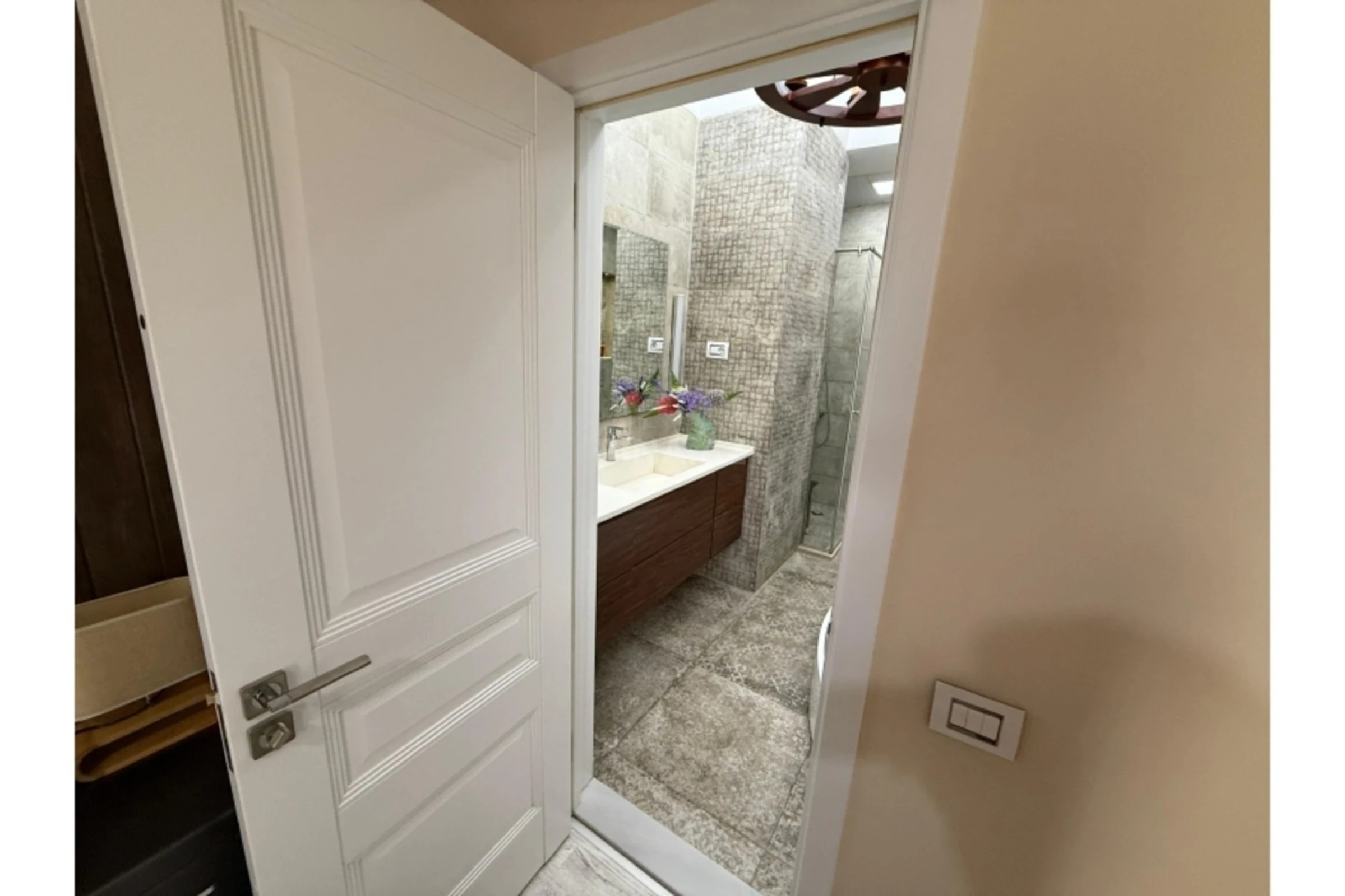 Kirayə verilir 4 otaqlı mənzil 180 m²