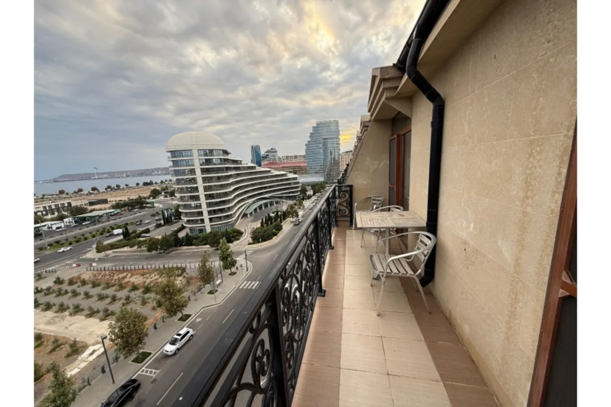 Kirayə verilir 4 otaqlı mənzil 180 m²