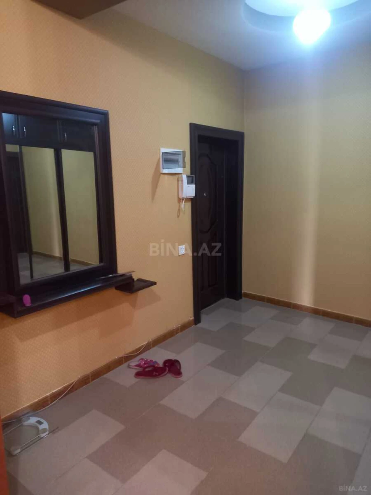 Satılır 3 otaqlı mənzil 140 m²