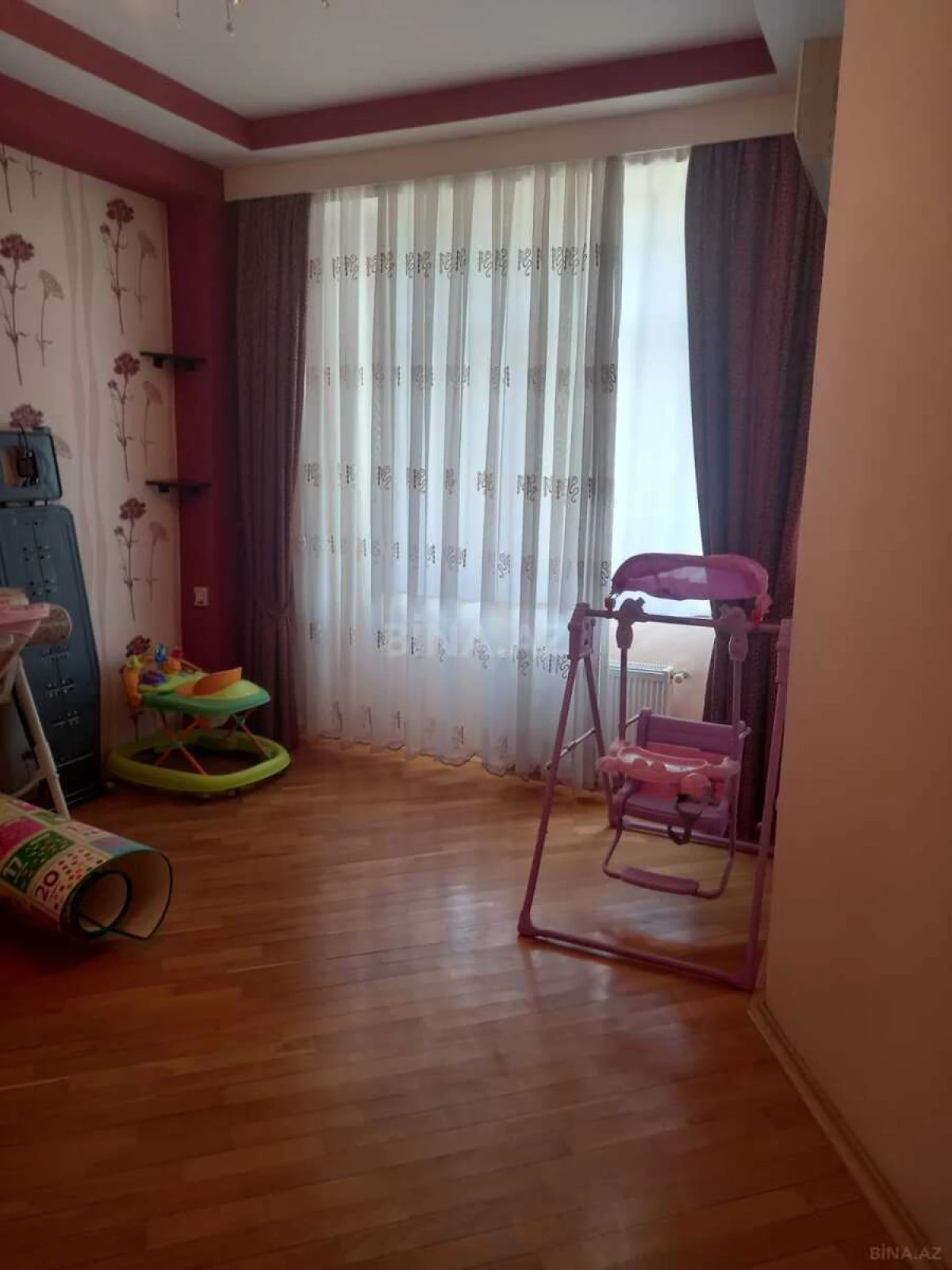 Satılır 3 otaqlı mənzil 140 m²