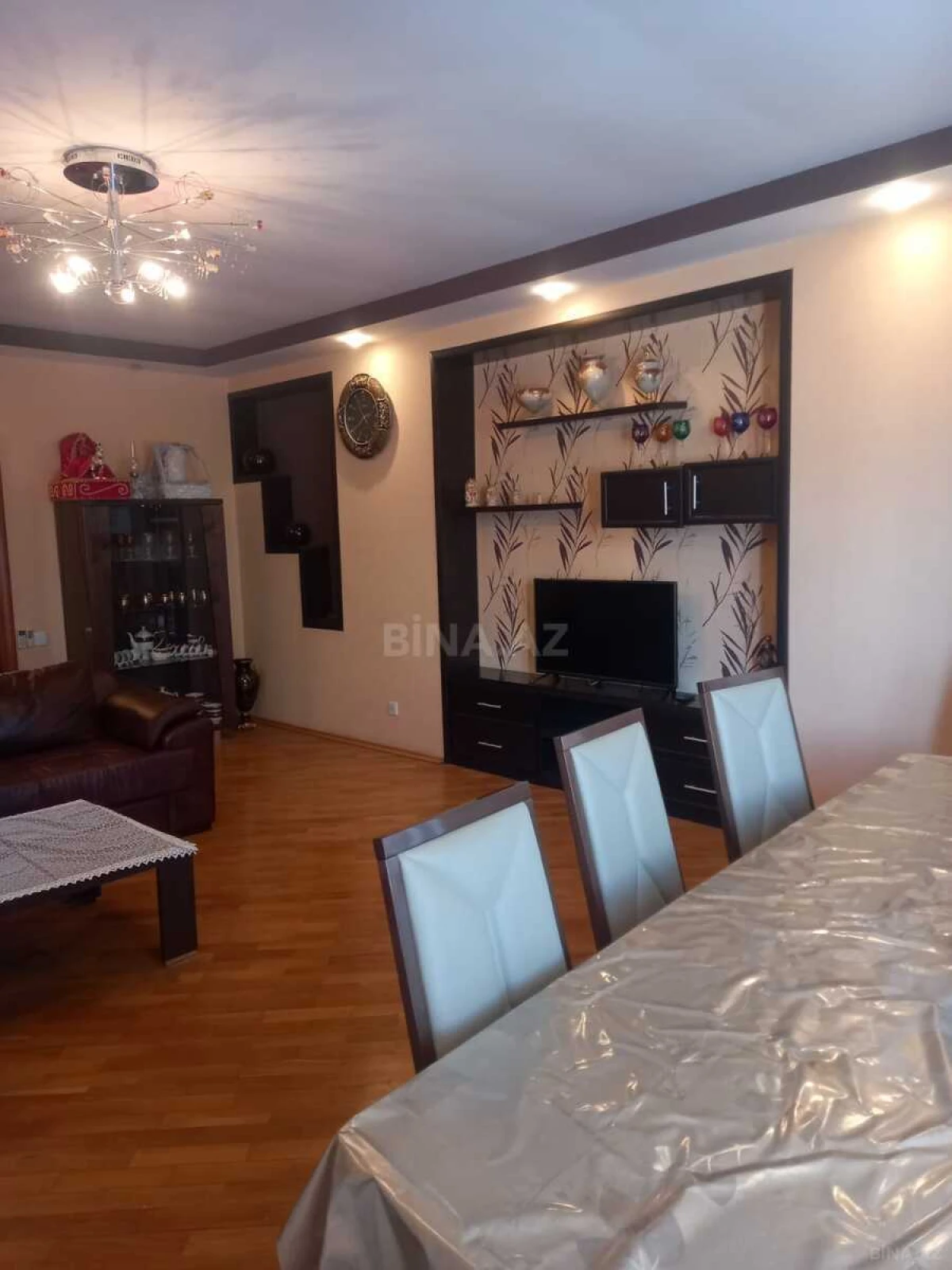 Satılır 3 otaqlı mənzil 140 m²