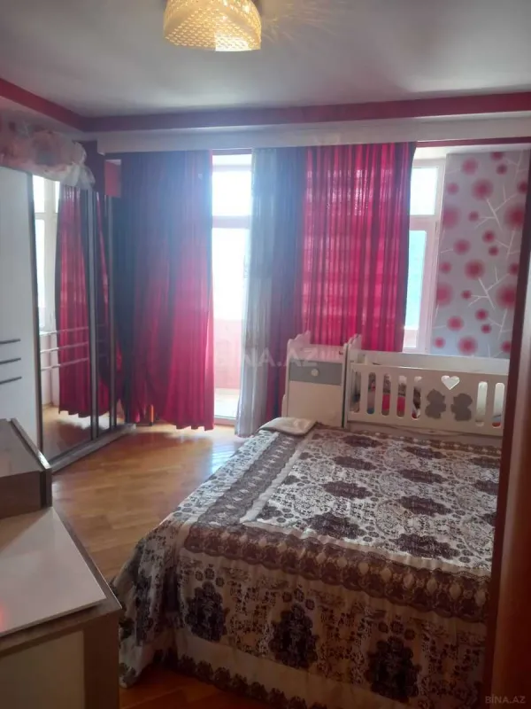 Satılır 3 otaqlı mənzil 140 m²