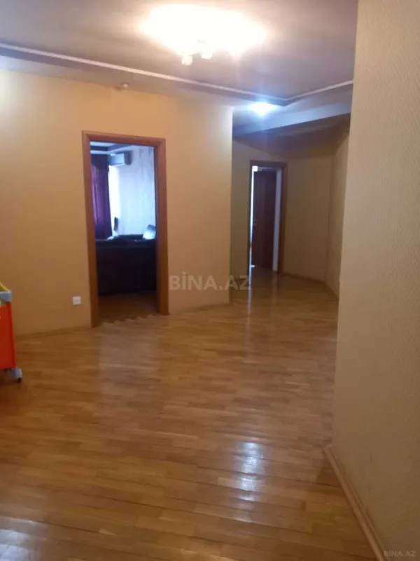 Satılır 3 otaqlı mənzil 140 m²