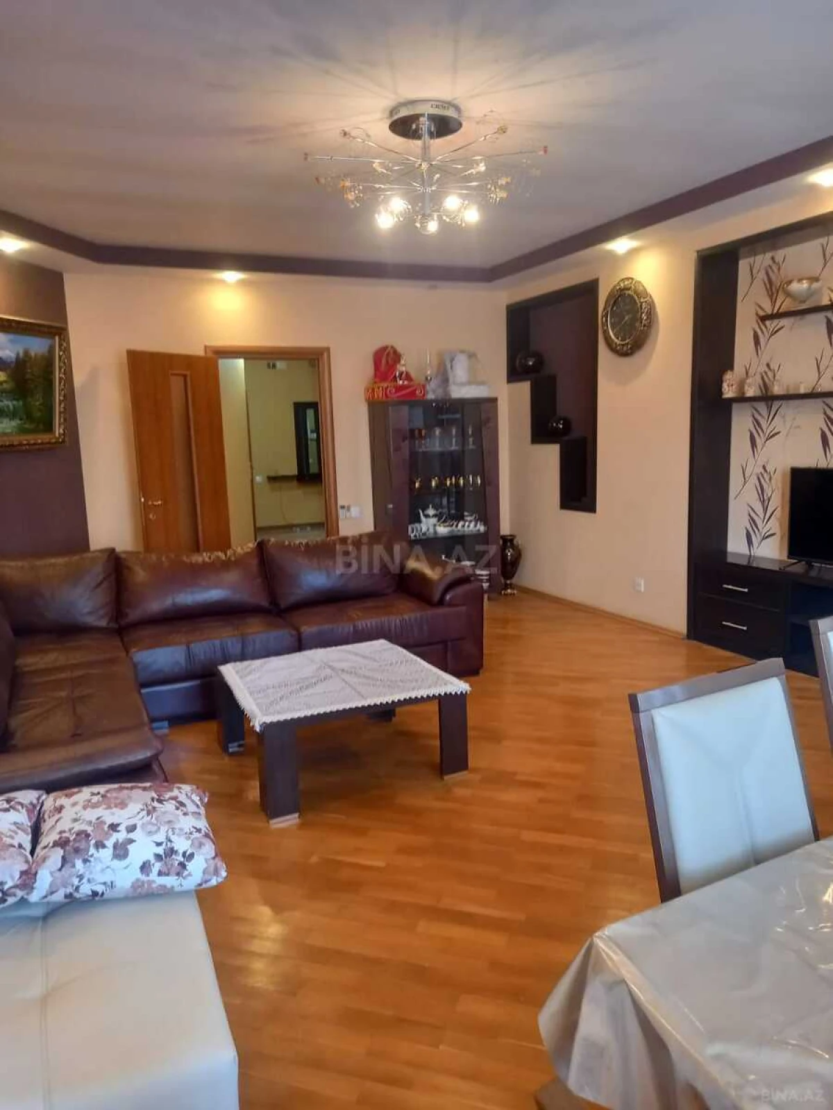 Satılır 3 otaqlı mənzil 140 m²