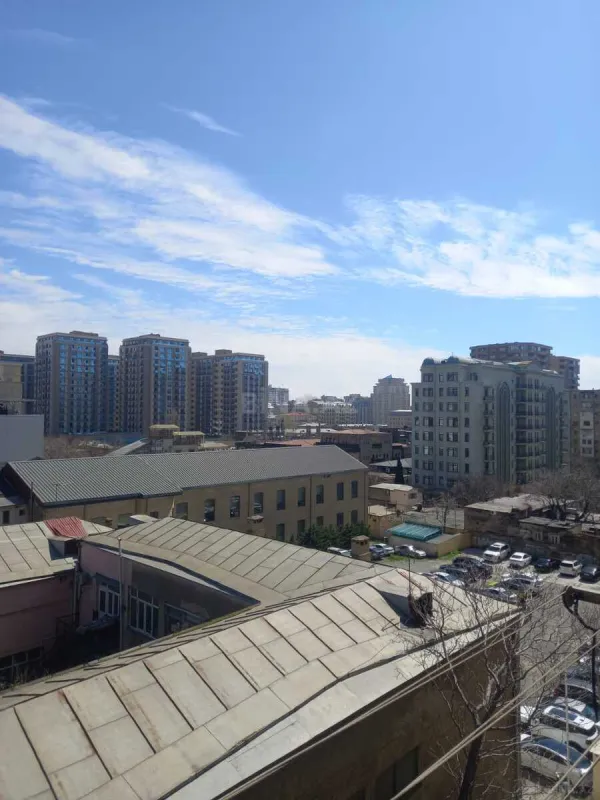 Satılır 3 otaqlı mənzil 140 m²