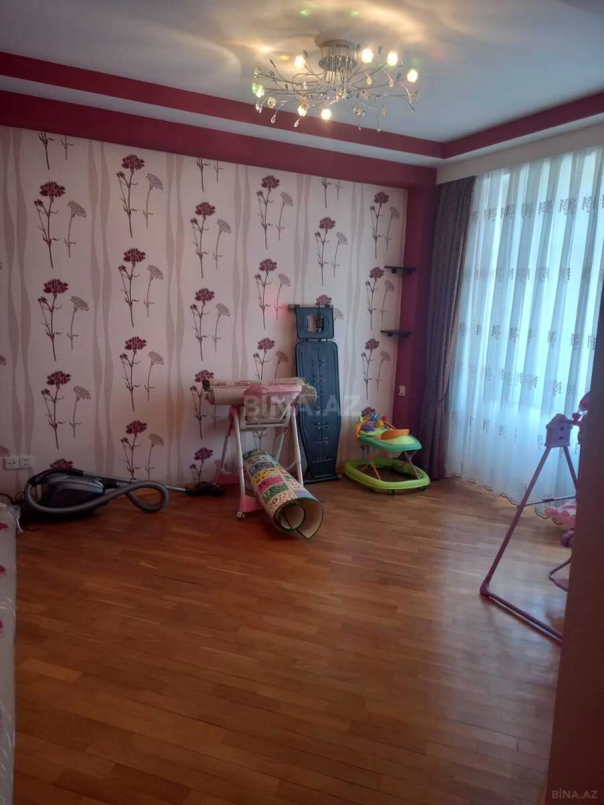 Satılır 3 otaqlı mənzil 140 m²