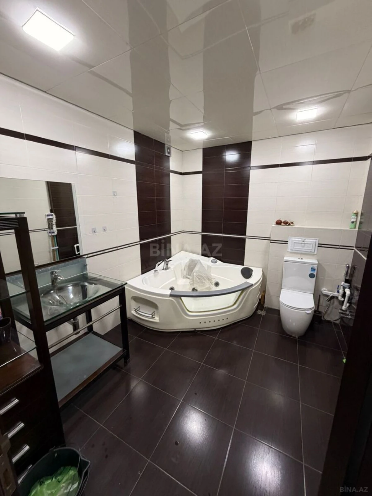 Satılır 3 otaqlı mənzil 110 m²