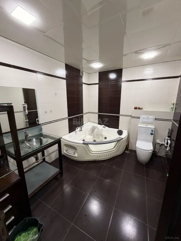 Satılır 3 otaqlı mənzil 110 m²