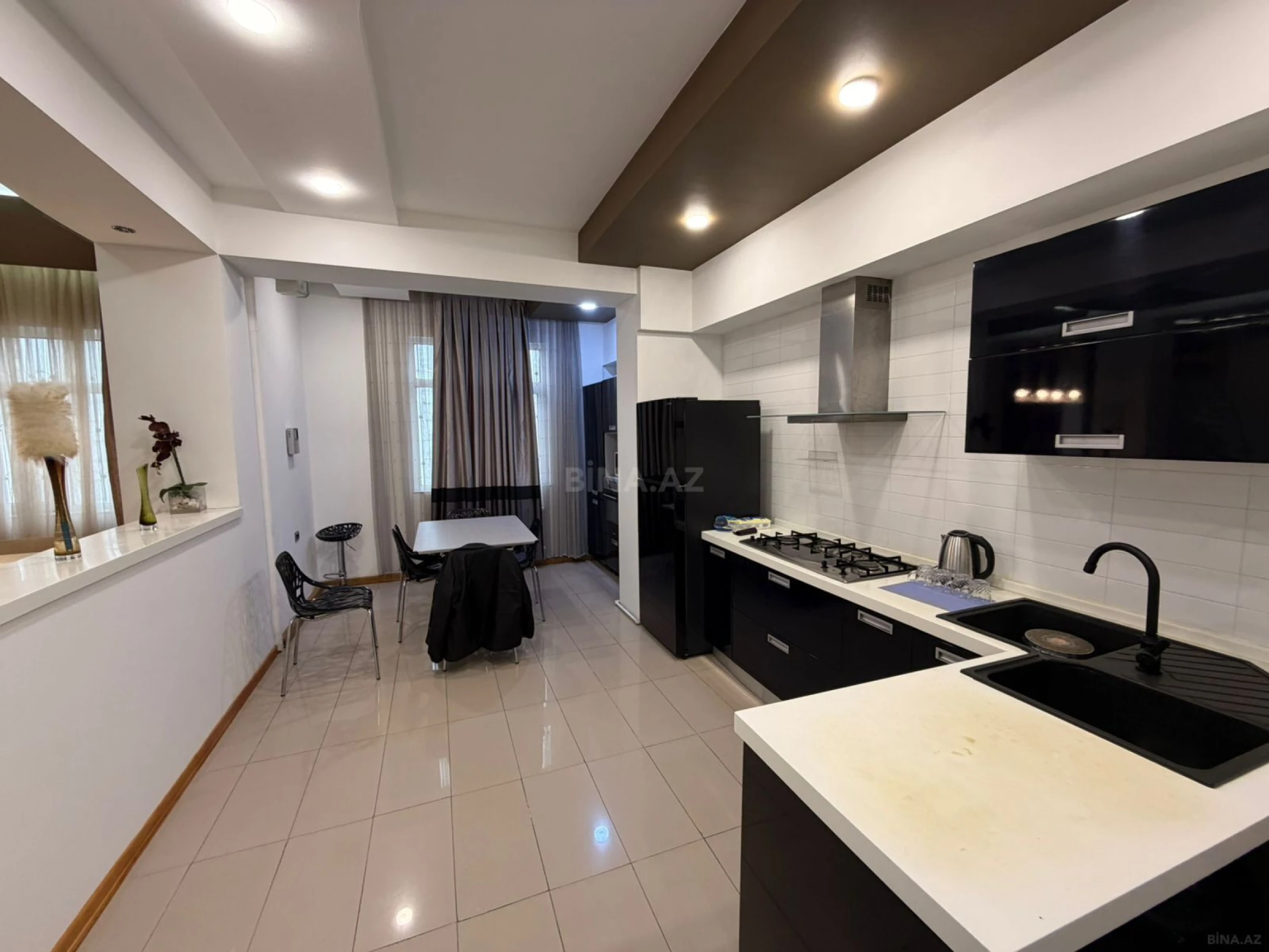 Satılır 3 otaqlı mənzil 110 m²