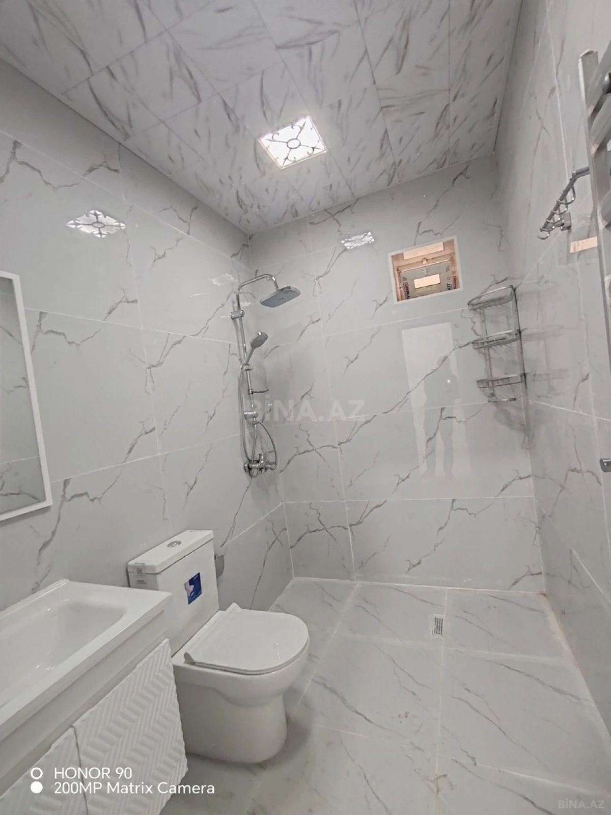 Satılır 4 otaqlı həyət evi 200 m²