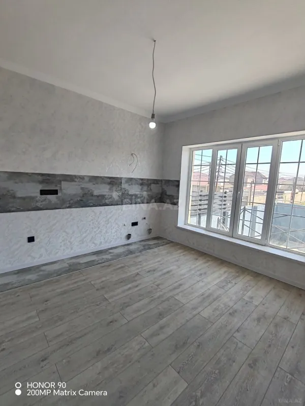 Satılır 4 otaqlı həyət evi 200 m²