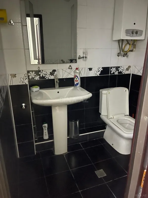 Kirayə verilir 2 otaqlı mənzil 53 m²