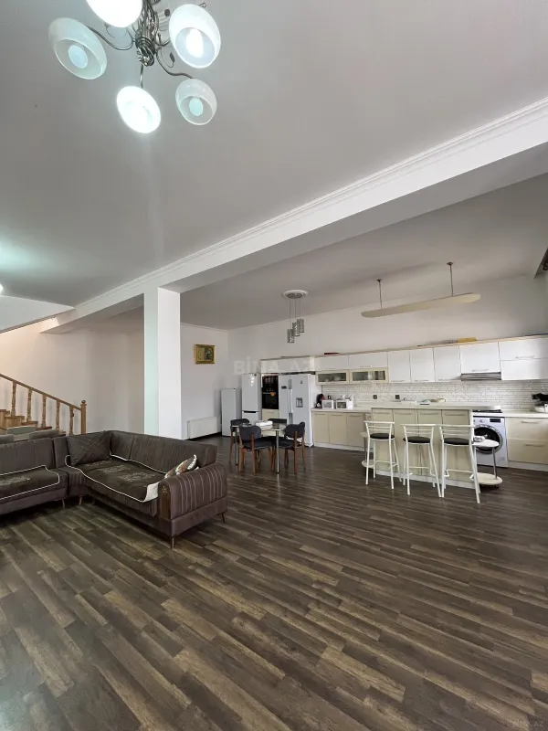 Satılır 5 otaqlı həyət evi 280 m²