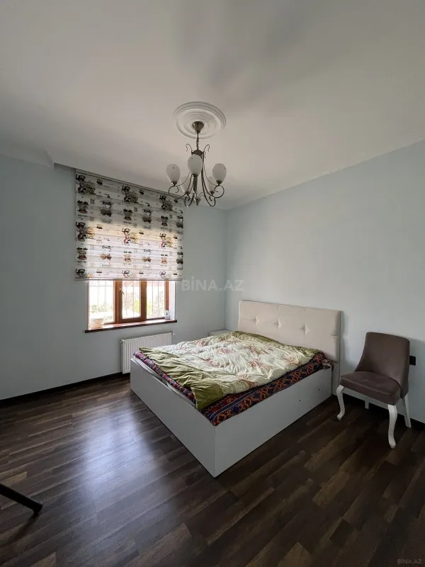 Satılır 5 otaqlı həyət evi 280 m²