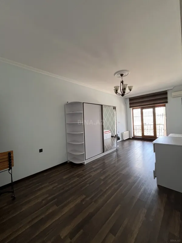 Satılır 5 otaqlı həyət evi 280 m²