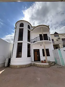 Satılır 5 otaqlı həyət evi 280 m²