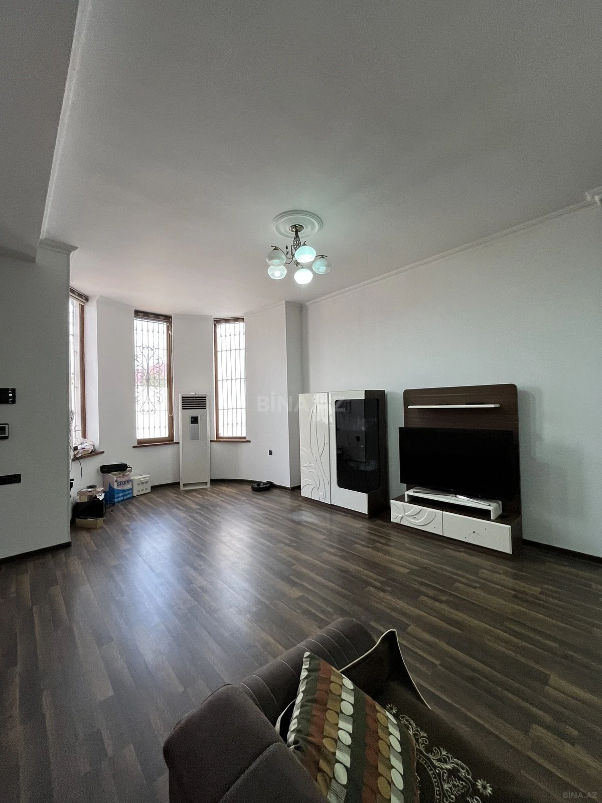 Satılır 5 otaqlı həyət evi 280 m²