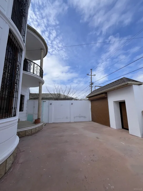 Satılır 5 otaqlı həyət evi 280 m²