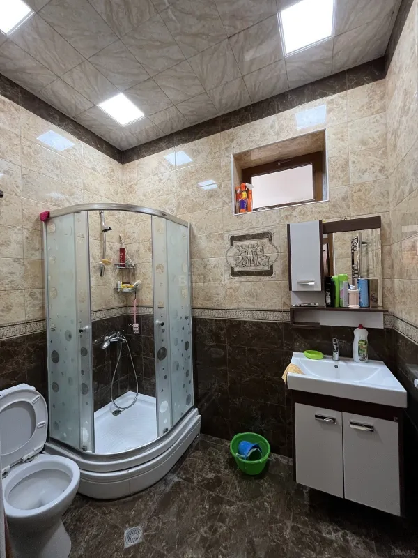 Satılır 5 otaqlı həyət evi 280 m²