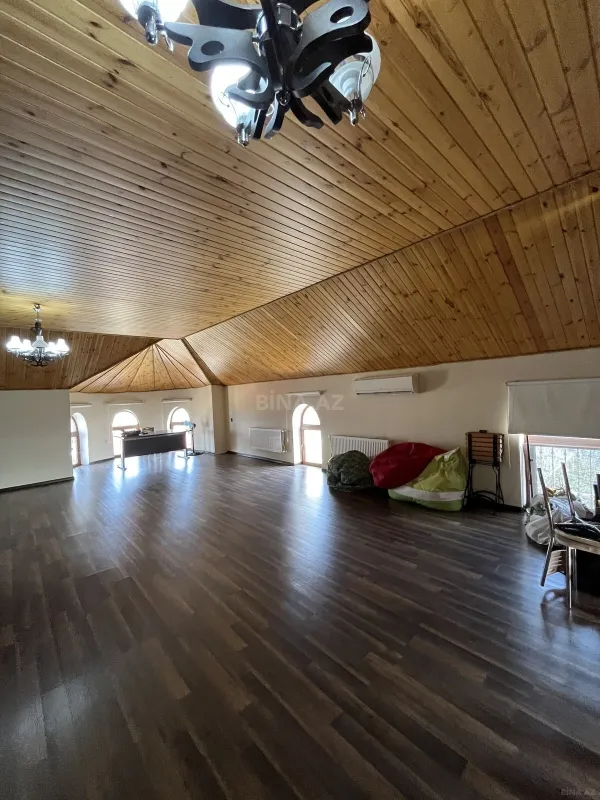 Satılır 5 otaqlı həyət evi 280 m²