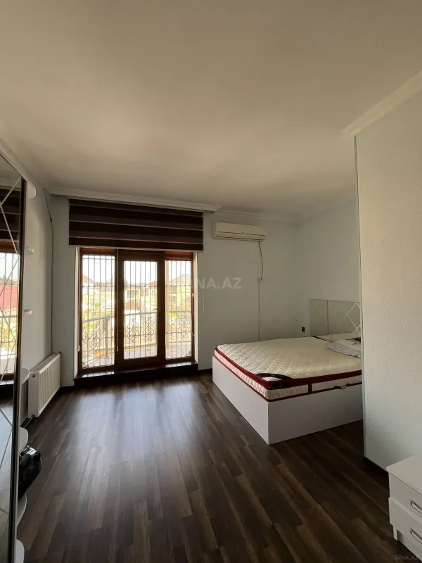 Satılır 5 otaqlı həyət evi 280 m²