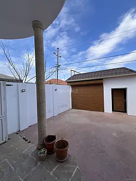 Satılır 5 otaqlı həyət evi 280 m²