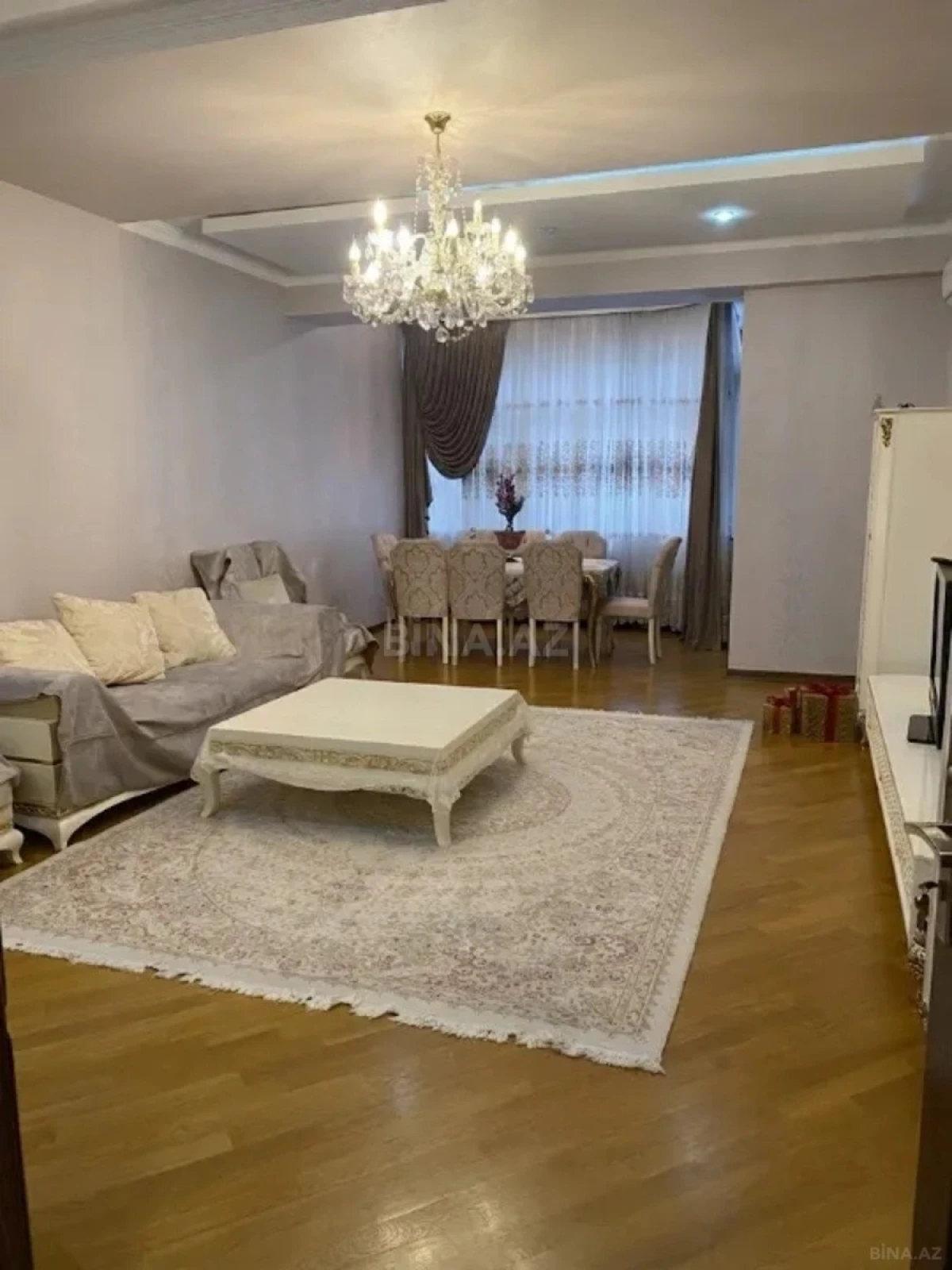 Satılır 2 otaqlı mənzil 118 m²