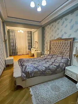 Satılır 2 otaqlı mənzil 118 m²