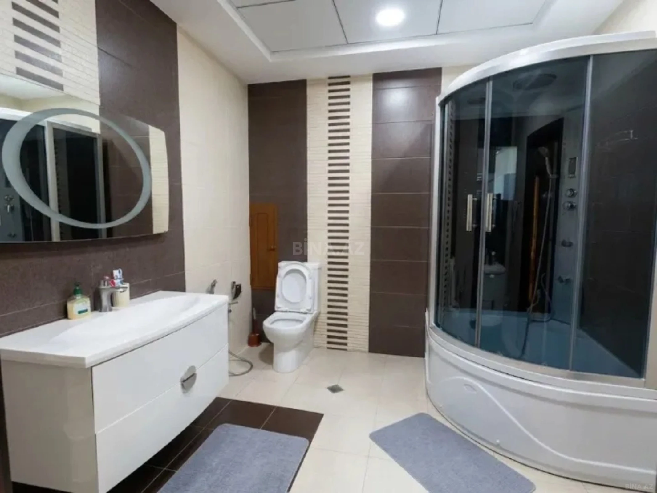 Satılır 2 otaqlı mənzil 118 m²