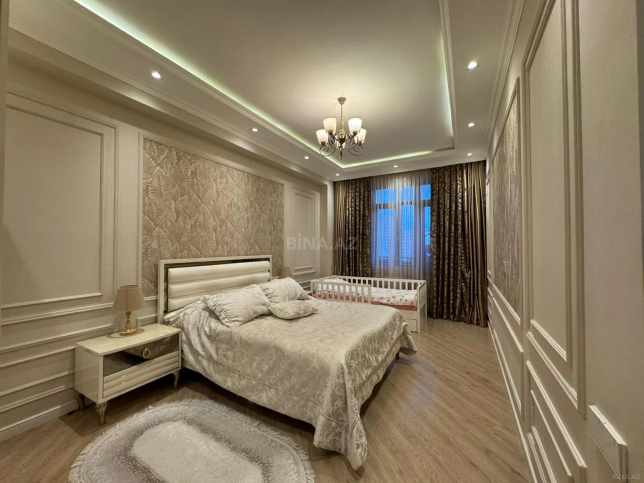 Satılır 2 otaqlı mənzil 108 m²