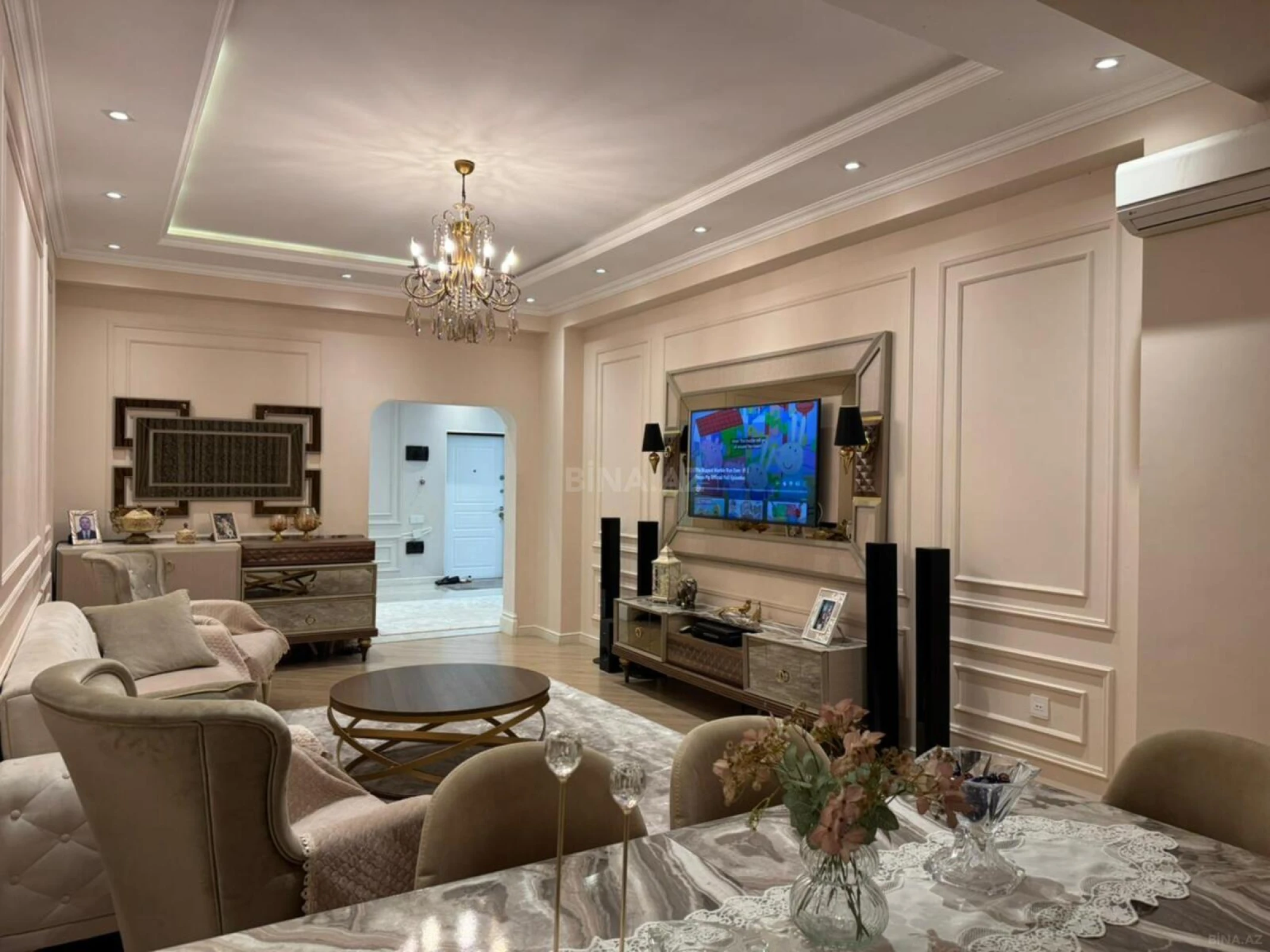 Satılır 2 otaqlı mənzil 108 m²