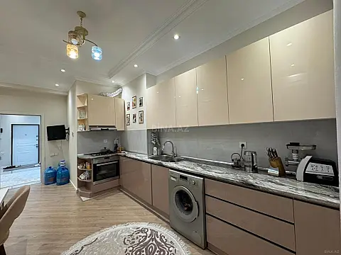 Satılır 2 otaqlı mənzil 108 m²