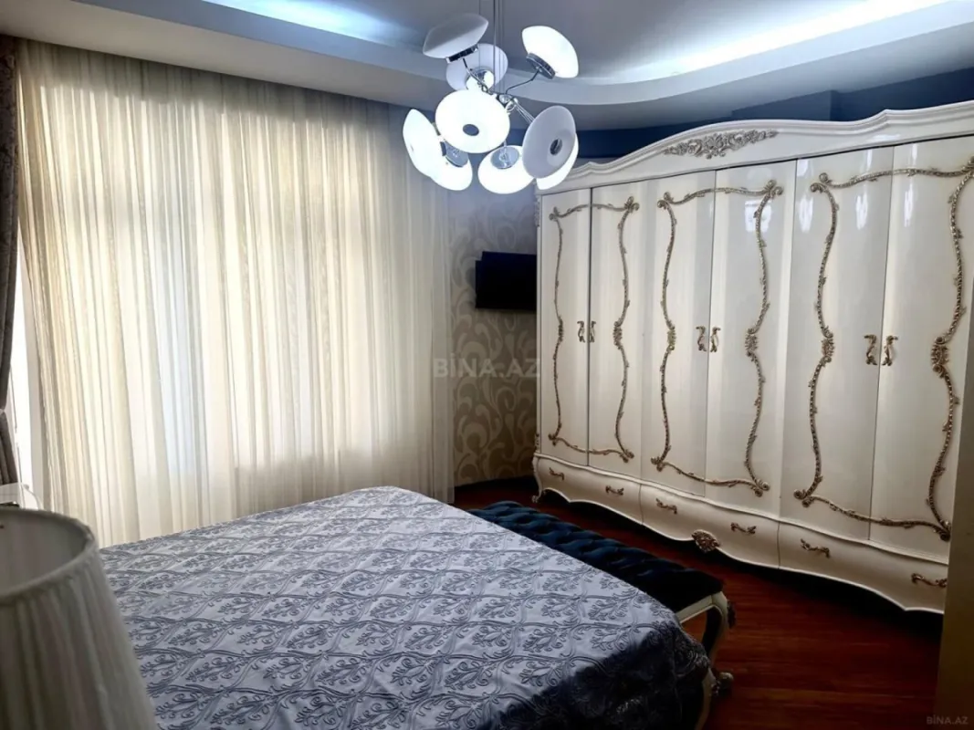 Satılır 3 otaqlı mənzil 170 m²