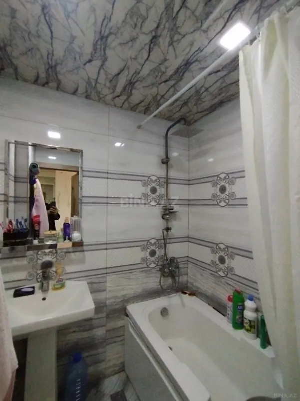 Satılır 5 otaqlı mənzil 110 m²