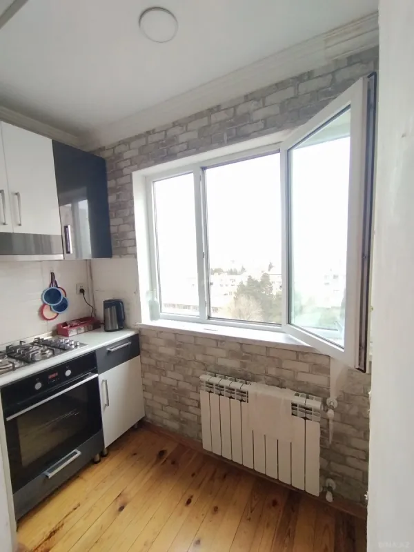 Satılır 5 otaqlı mənzil 110 m²
