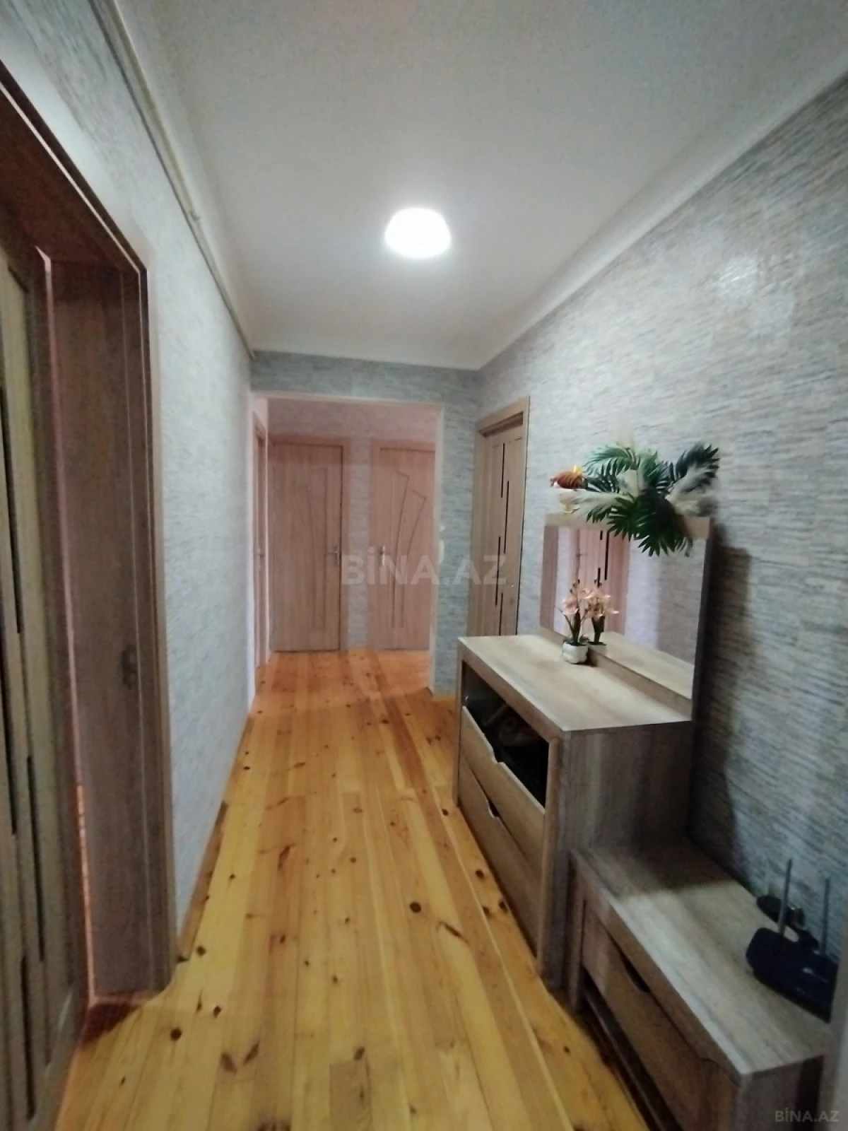 Satılır 5 otaqlı mənzil 110 m²