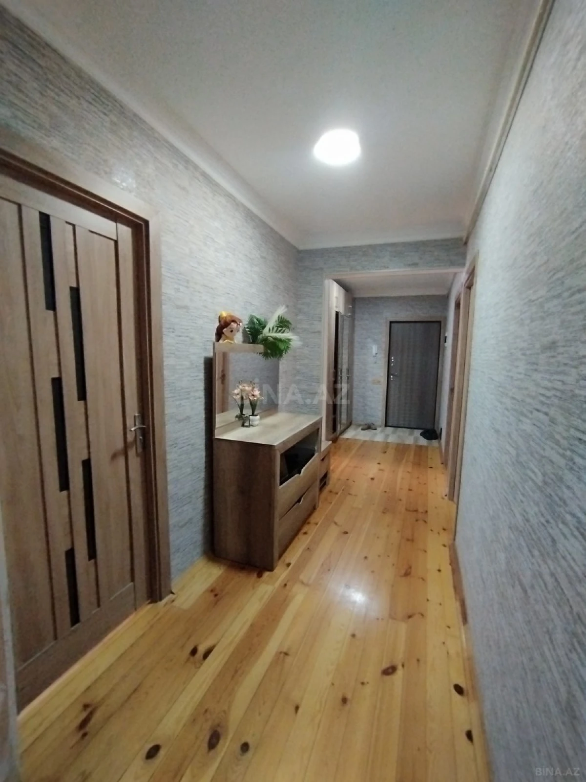 Satılır 5 otaqlı mənzil 110 m²