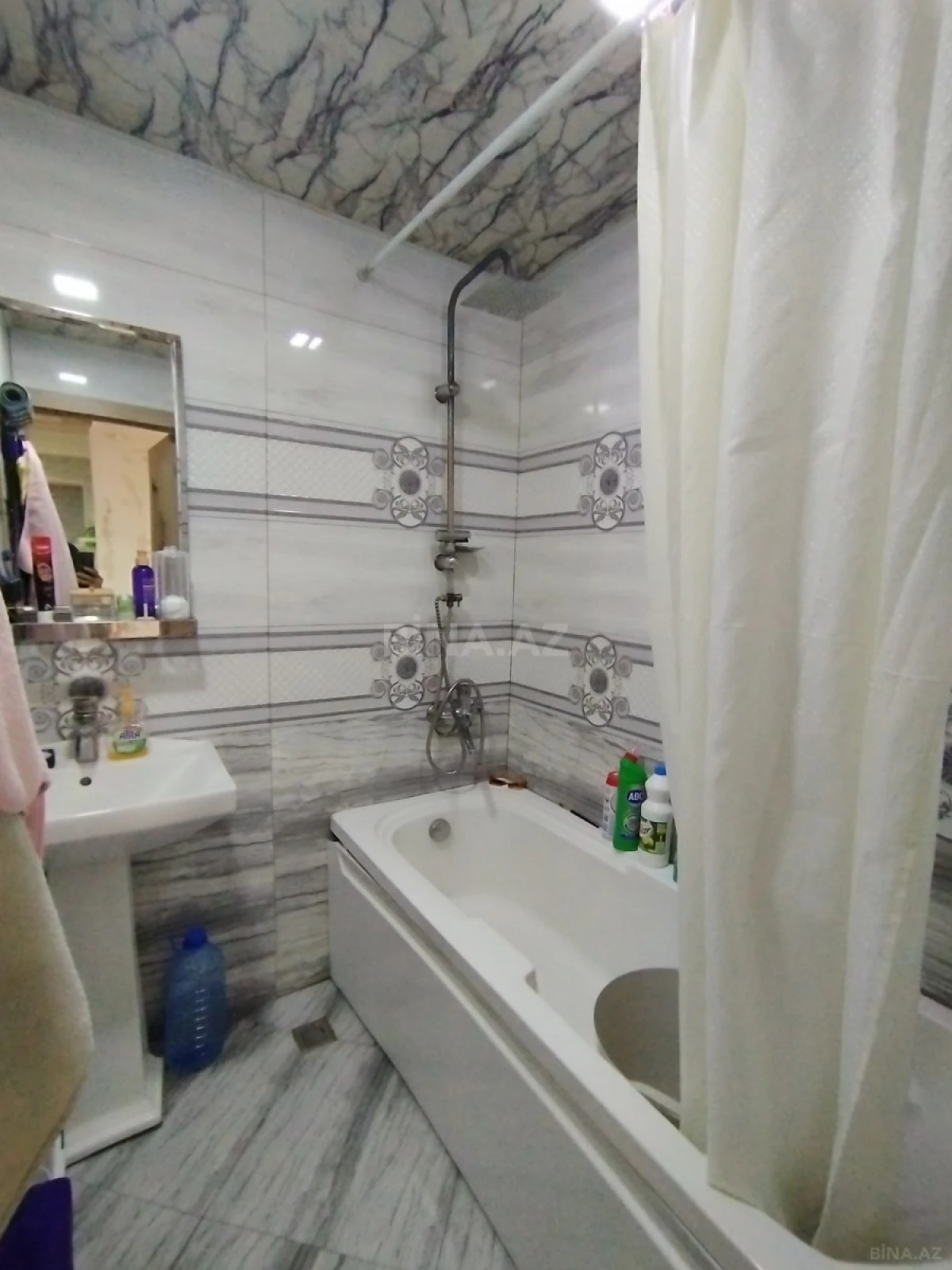 Satılır 5 otaqlı mənzil 110 m²