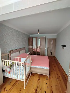 Satılır 5 otaqlı mənzil 110 m²