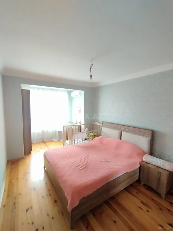 Satılır 5 otaqlı mənzil 110 m²