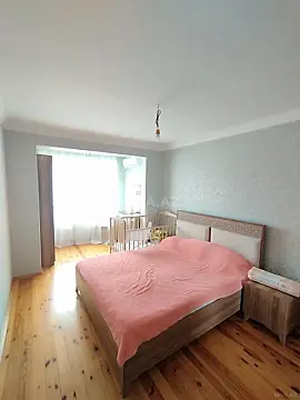 Satılır 5 otaqlı mənzil 110 m²