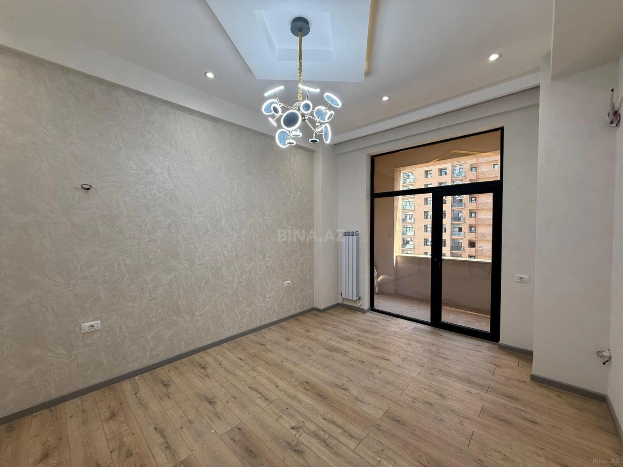 Satılır 2 otaqlı mənzil 91 m²