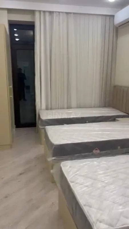 Kirayə verilir 3 otaqlı mənzil 150 m²