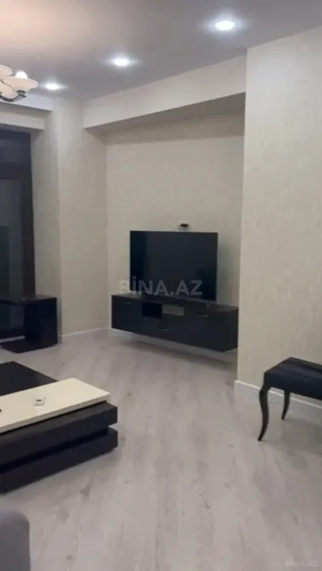 Kirayə verilir 3 otaqlı mənzil 150 m²