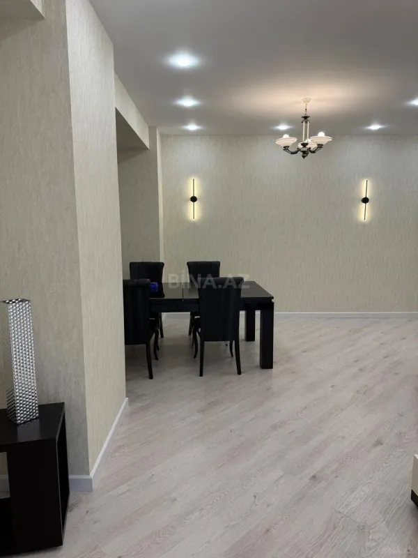 Kirayə verilir 3 otaqlı mənzil 150 m²