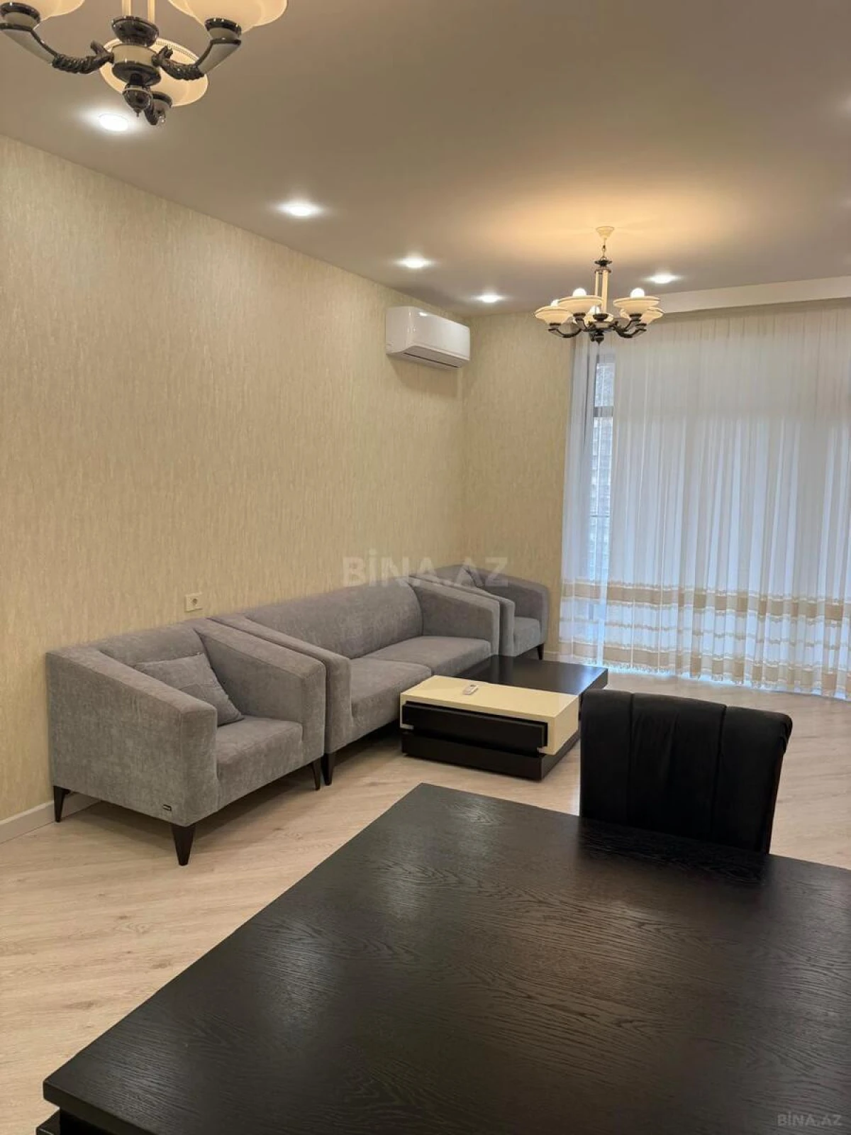 Kirayə verilir 3 otaqlı mənzil 150 m²
