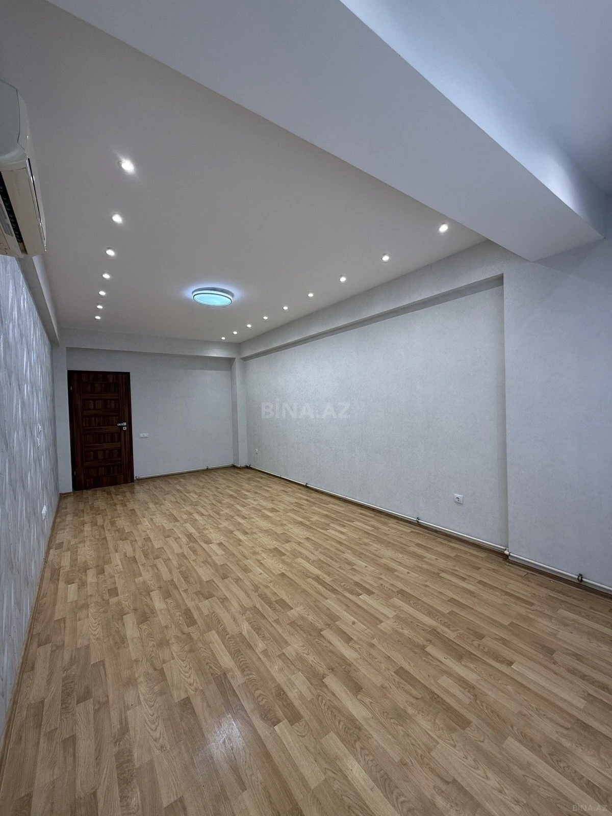 Satılır 2 otaqlı mənzil 68 m²