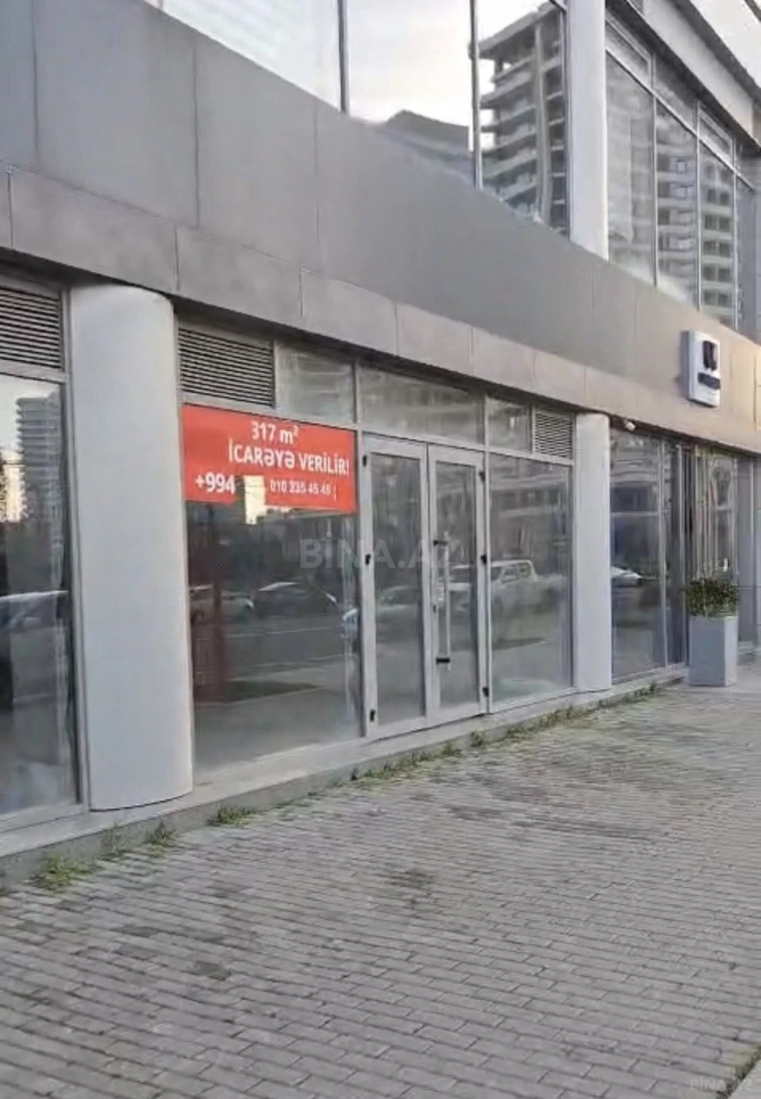 Satılır obyekt 317 m²