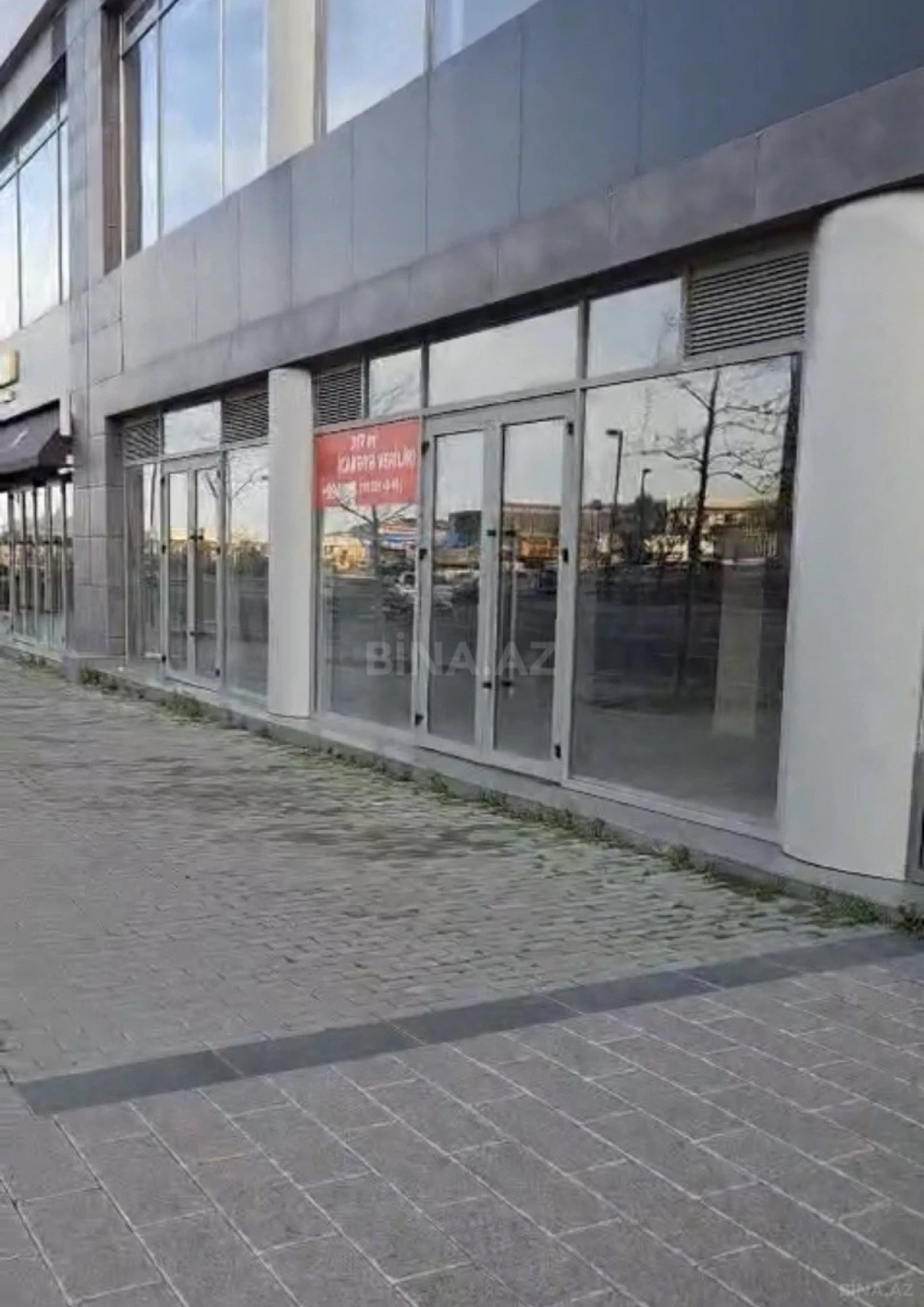 Satılır obyekt 317 m²