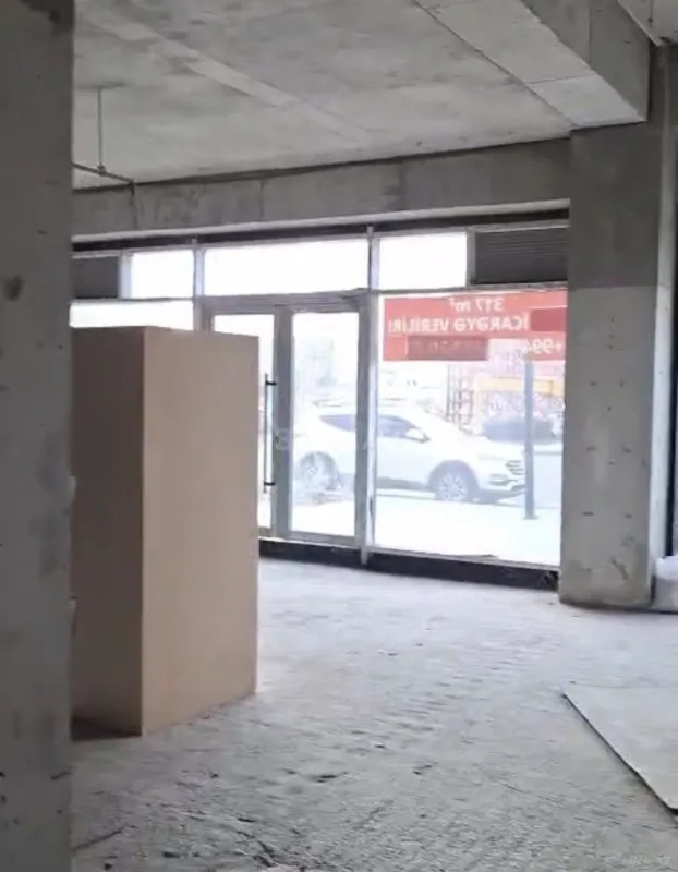 Satılır obyekt 317 m²